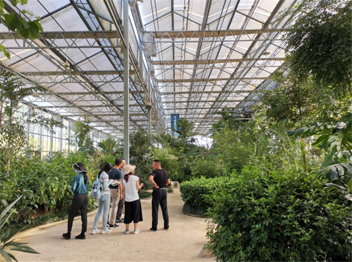 9月3日,中農富通調研組兵分兩路對南京高淳區武家嘴現代農業產業示范園區和棲霞區龍潭現代農業產業示范園區的調研工作。(圖10) 9月3日,中農富通調研組兵分兩路對南京高淳區武家嘴現代農業產業示范園區和棲霞區龍潭現代農業產業示范園區的調研工作。(圖10)