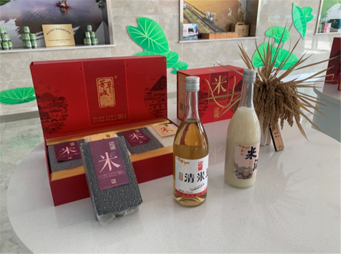 9月3日,中農富通調研組兵分兩路對南京高淳區武家嘴現代農業產業示范園區和棲霞區龍潭現代農業產業示范園區的調研工作。(圖22) 9月3日,中農富通調研組兵分兩路對南京高淳區武家嘴現代農業產業示范園區和棲霞區龍潭現代農業產業示范園區的調研工作。(圖22)